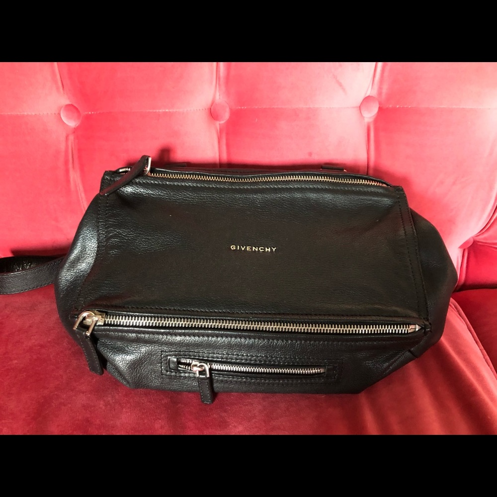Givenchy Pandora bag. Black leather. Medium